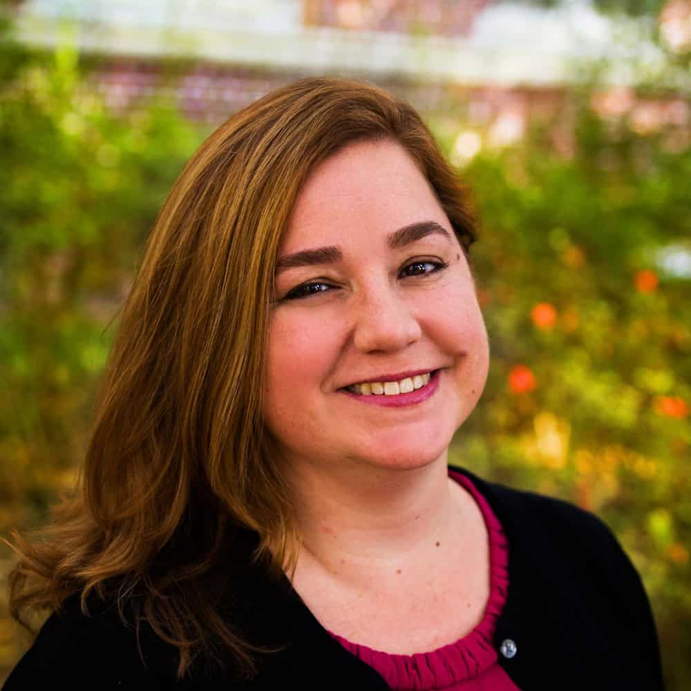 Faculty Member Lisa Mrozinkse